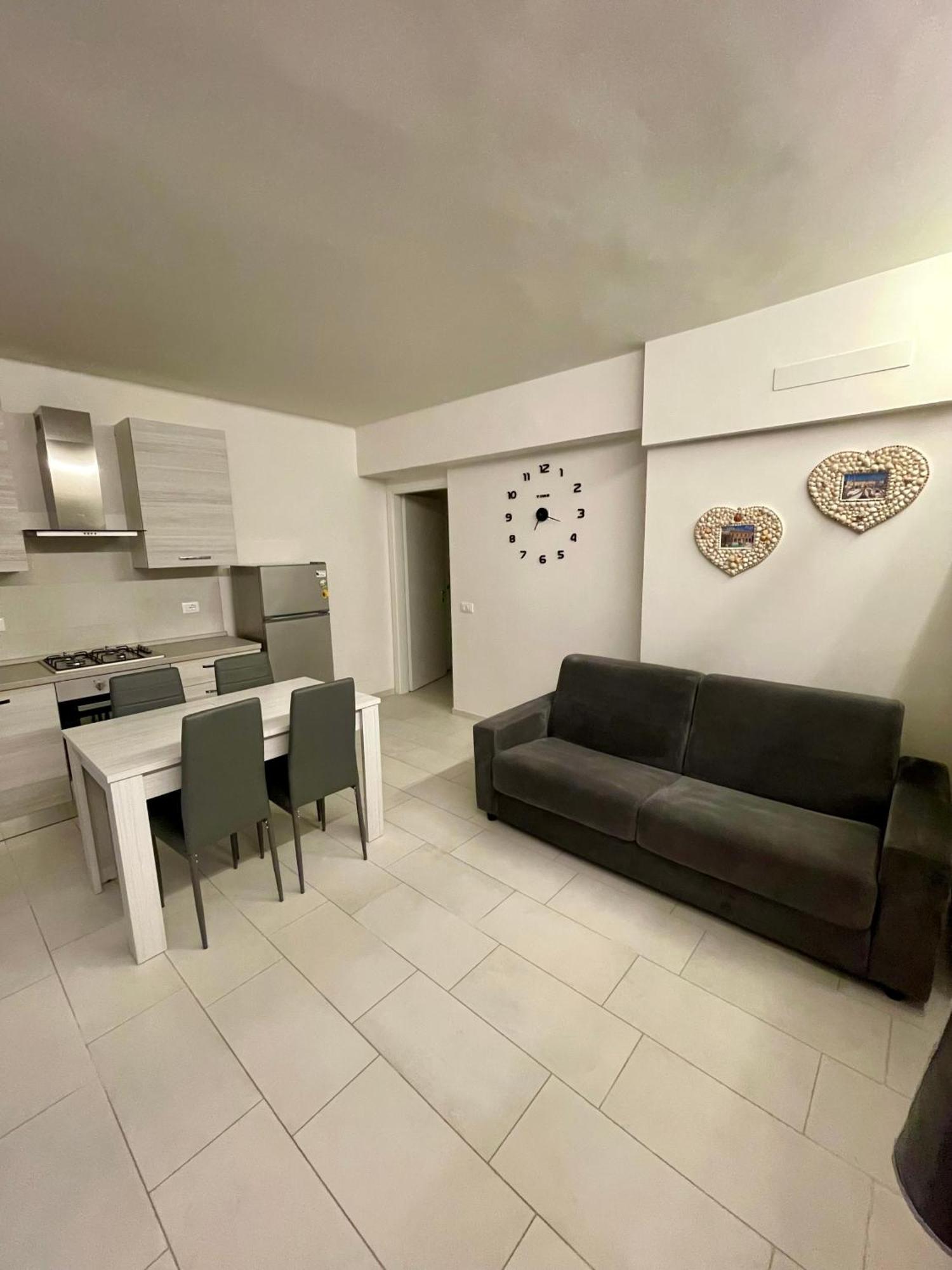 Appartamento Anita'S House-Abitazione A Pochi Passi Dal Centro Pesaro Esterno foto